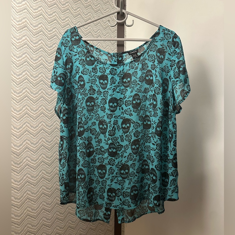 Torrid teal skull top